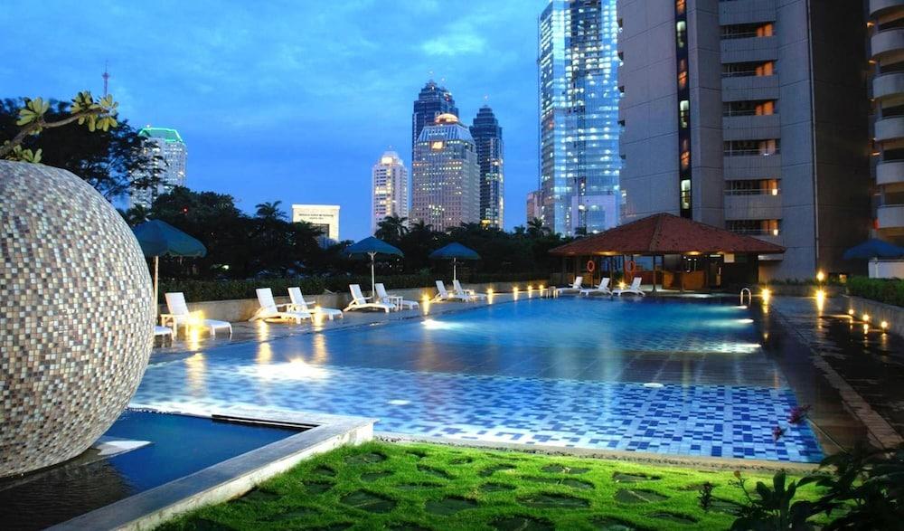 The Sultan Hotel & Residence Jakarta Exterior photo