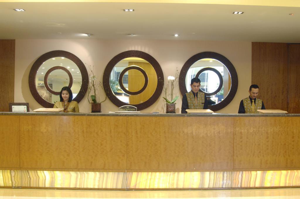 The Sultan Hotel & Residence Jakarta Exterior photo